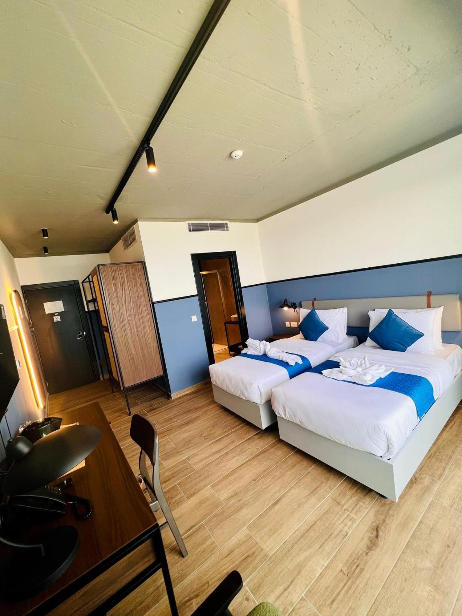 South32 Hotel Birżebbuġa Buitenkant foto